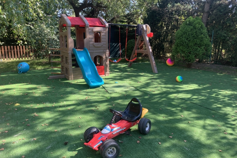 Plac zabaw przedszkola Bajka na Brzegowej, Łomianki