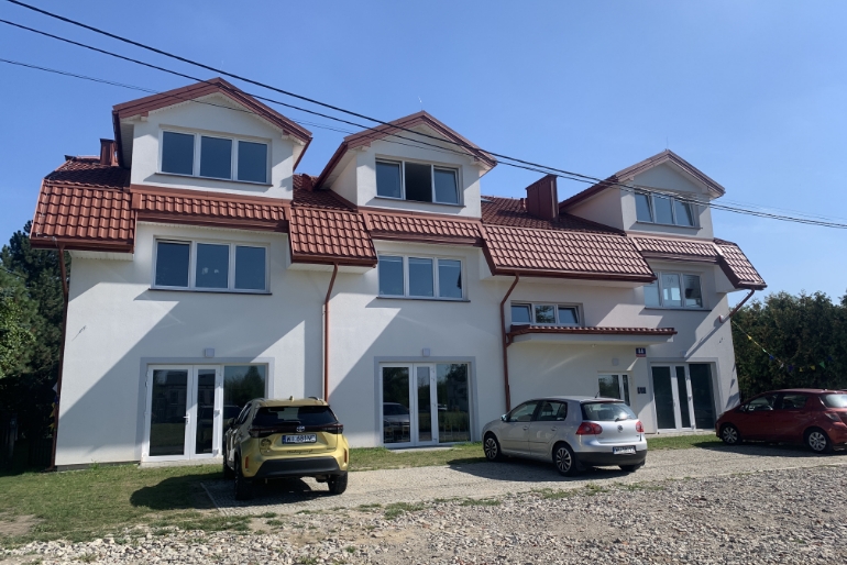 Budynek przedszkola i żłobka Bajka na Brzegowej, Łomianki